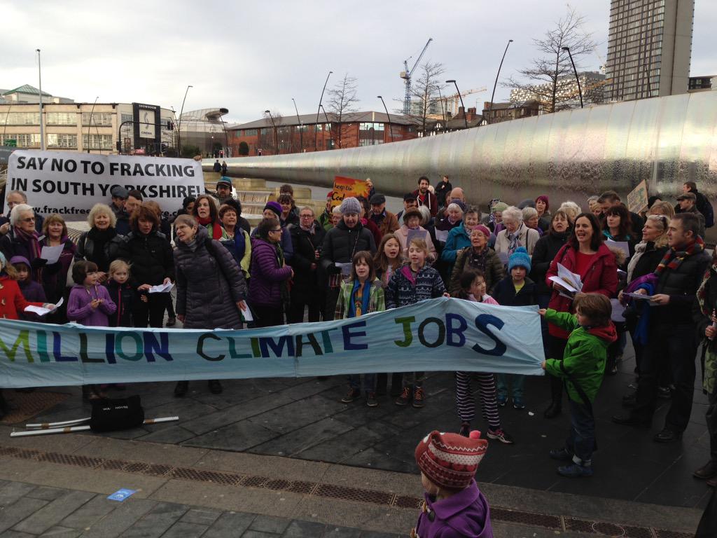 ShefClimateSing's tweet photo. @DanJohnsonNews @dannysavage Amazing 100+ people at Shef station #Sing4Climate #TimetoAct2015 http://t.co/pKpZzM6mwp