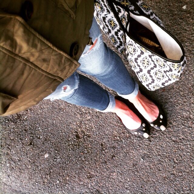 Fashionchecklis's tweet photo. Off to school #flats #marcjacobs #jeans #fashion #girl #thefashionchecklist https://t.co/56WMBOZoJS http://t.co/WKnS16BvZP