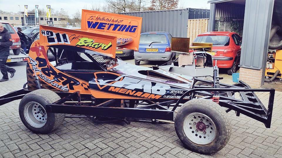 f1stockcar's tweet photo. #h211 Gert Baard new driver, #chrissigns build by @WobbesRacing http://t.co/LGHrD8DRA7