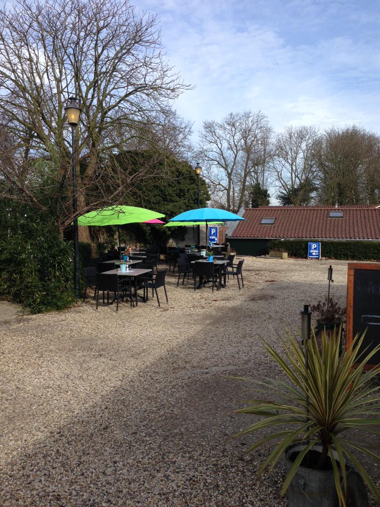 Het terrasseizoen is geopend! <a href="/Geesberge/">Geesberge</a>
