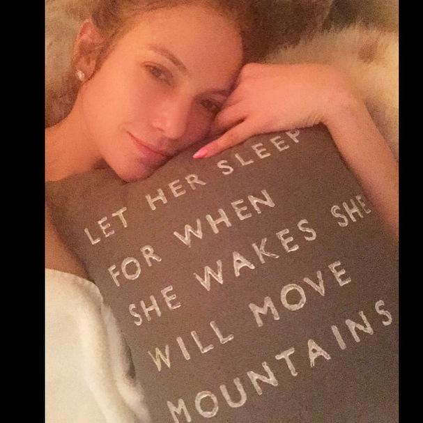 youmnaLo1's tweet photo. ohhhhh my queen so cute β€οΈ #GoodNightQueen π sweet dreams baby ππ @JLo http://t.co/N2g2eltiEP