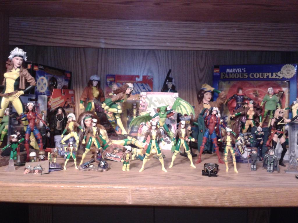 Marvel's tweet image. Our #MarvelFanOfTheWeek is @happylittledoo1 — check out that Rogue collection!