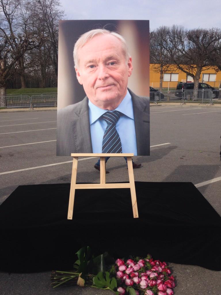StephanTroussel's tweet photo. Bcp d'émotion lors de l'hommage à Claude #Dilain. Fierté d'avoir agi avec lui. On continue le combat pour l'égalité http://t.co/NO2QBRdFaY