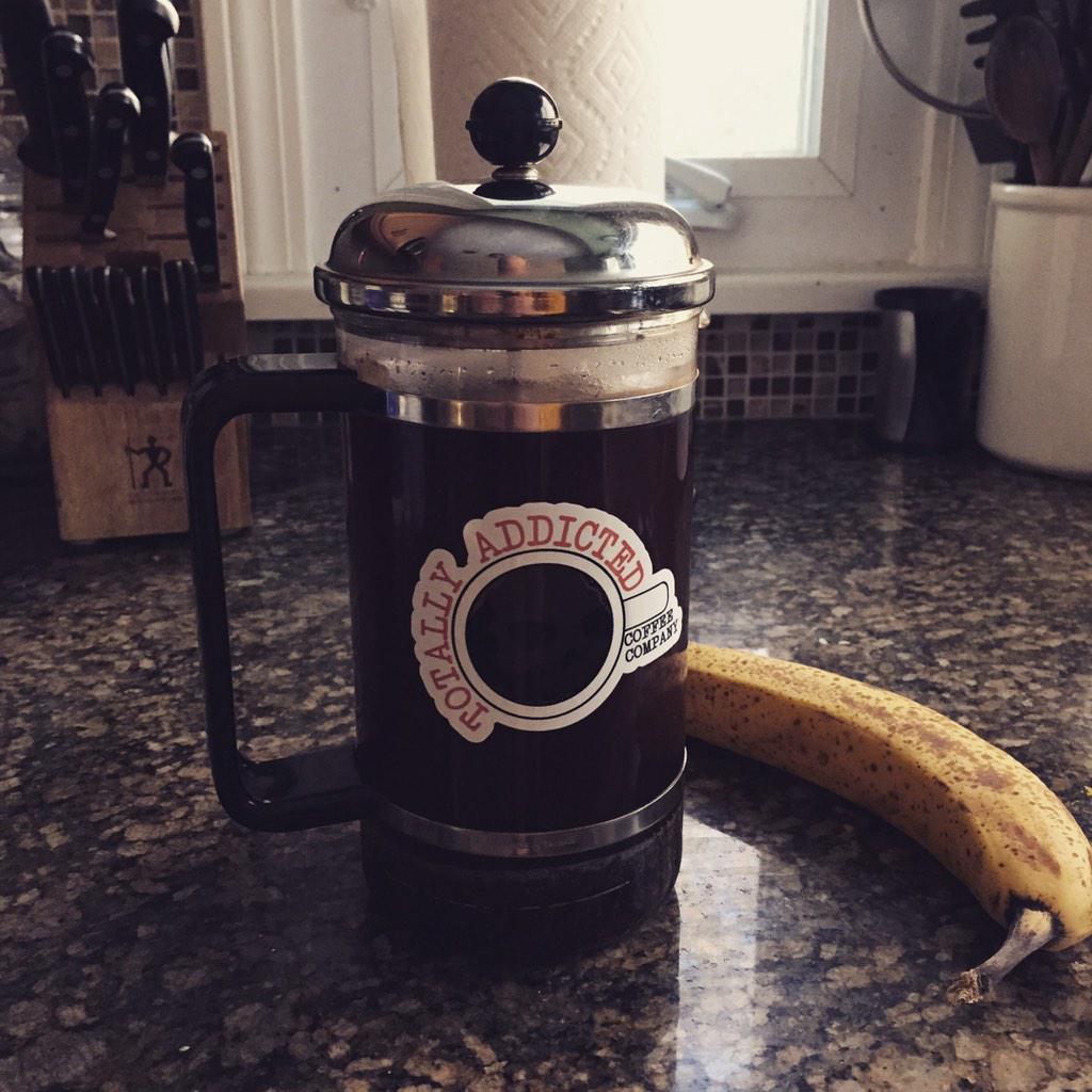 addict2rcoffee's tweet photo. #breakfast #liquidheroin #Banana http://t.co/1uCEGO023F