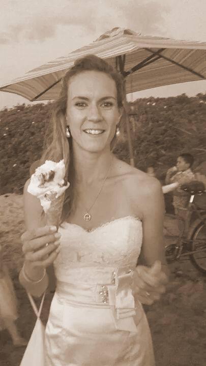 One of our beautiful brides enjoying our delicious gelato ice cream tricycle service
#bride #wedding #icecream