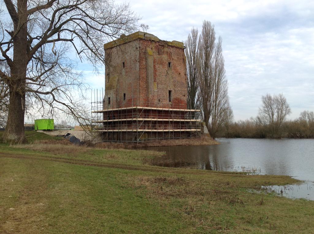 AnnemiekeTraag's tweet photo. Met barones van Landgoed De Poll steen gemetseld in Ruïne De Nijenbeek als start van restauratie. Leuk werk metselen! http://t.co/cxG6aU8hxh