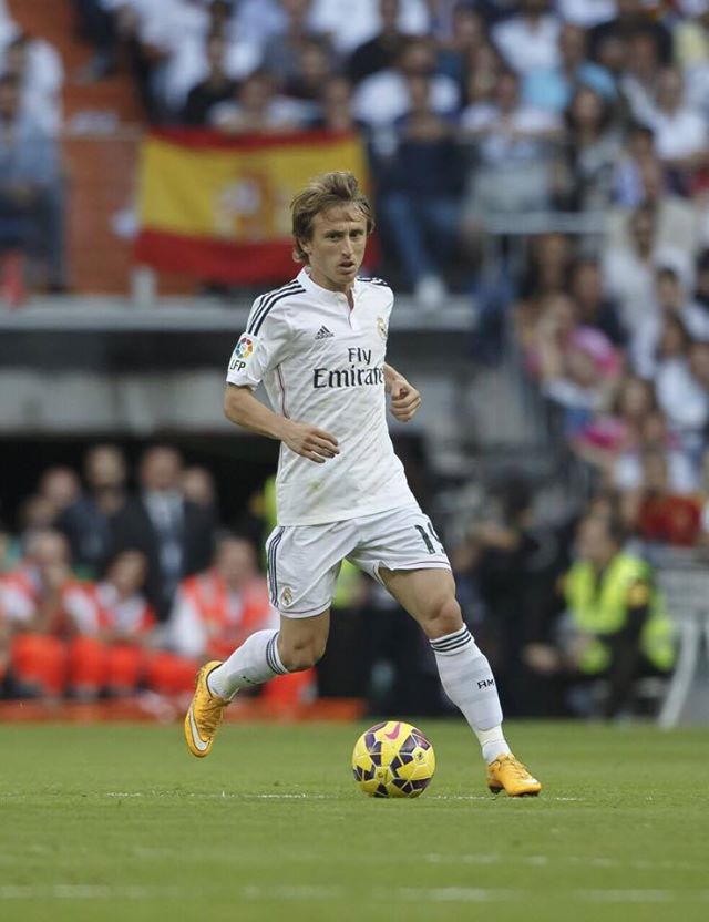 ThatSoccerBook's tweet photo. What Real Madrid are missing right now.

#ATHvsRealMadrid http://t.co/Nw5o607ScW
