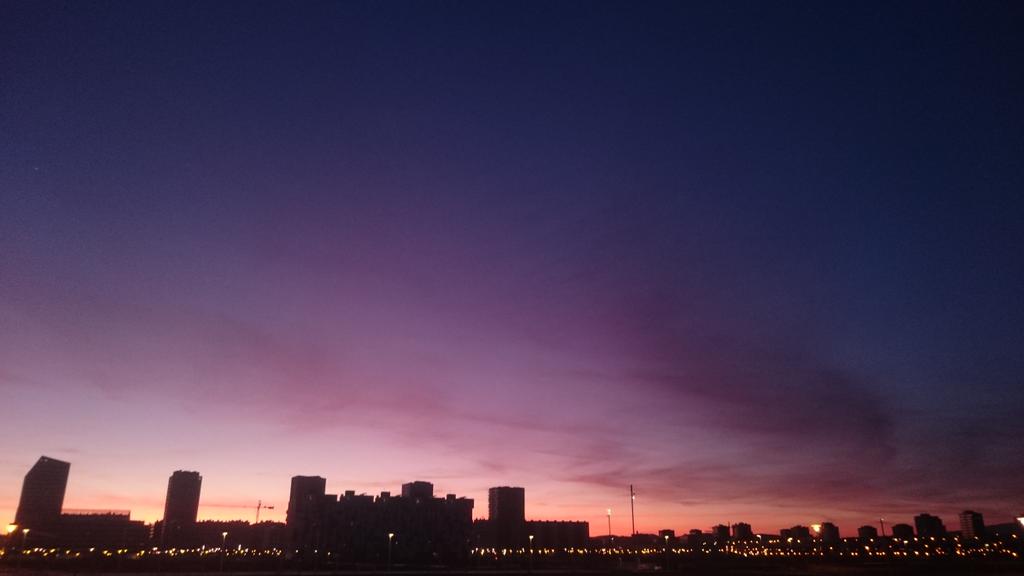 viskowitz's tweet photo. Panorámicas desde @SalburuaBurdinb de este espectacular atardecer #Vitoria #Gasteiz #Álava @Euskalmet @JoannaIvars http://t.co/jsFKOqa1yH