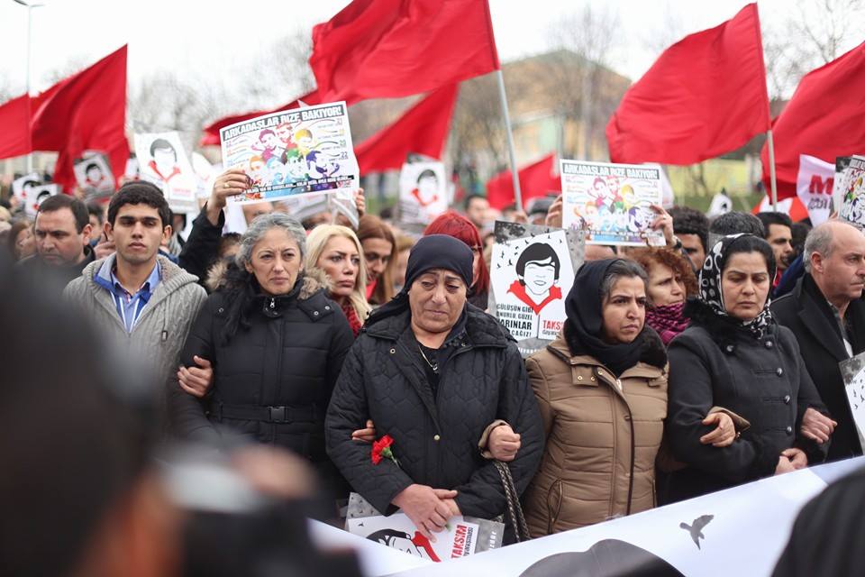 fikirkulupleri's tweet photo. Anaların öfkesi katilleri boğacak! #BerkinElvanÖlümsüzdür http://t.co/AHUDCiwbbL