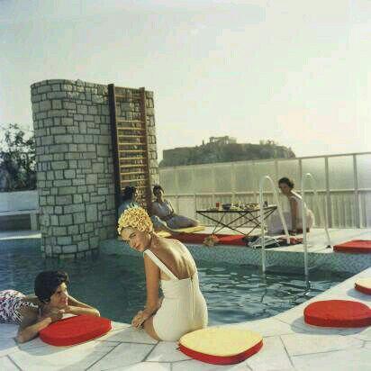 thiswkimloving's tweet photo. Beautiful day! I'd like to be by this #slimaarons #penthousepool right now! http://t.co/egoXdalqWY #blog #London #sun http://t.co/pAM5lkpfn9