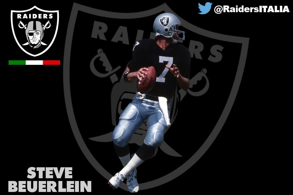 Happy birthday to former QB Steve Beuerlein ( [1988-1989]... TANTI AUGURI! 