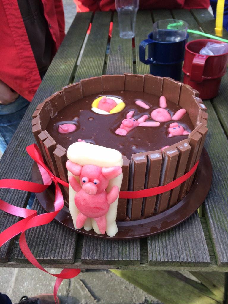 Scouts hebben een fantastische #taart gemaakt! Ziet er super leuk uit.