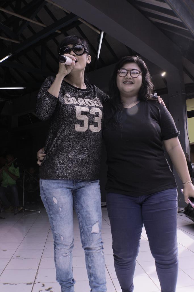 Nobel_fajar's tweet photo. @juliaperrez di goyang makkk..
Wkwkwkwwk http://t.co/EOU77cH8yn