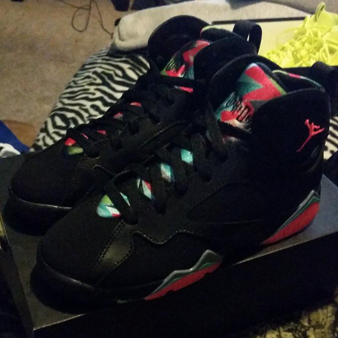 Marvin the martian. My shoe plug is the best!! http://t.co/hS8jxaY5af