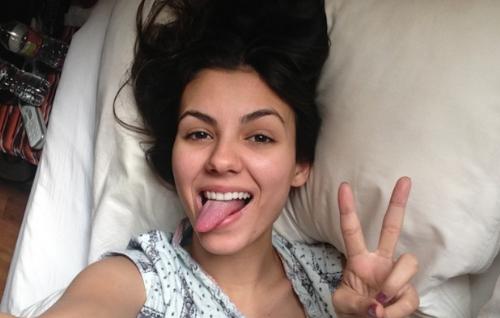 Victoria Justice Leaks infowe on Twitter: