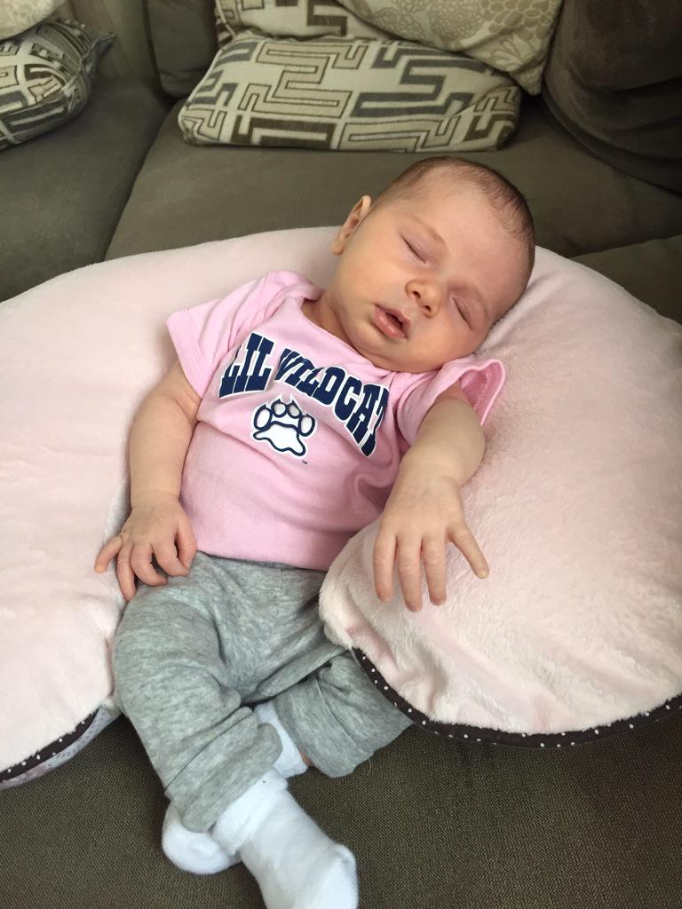 spotesmagotes33's tweet photo. Feelin good because we have this lil wildcat on our side!! #AETourney #UNHhoops #WildcatCountry #WinTheDay 👶😼 http://t.co/KNg7GPEqcR