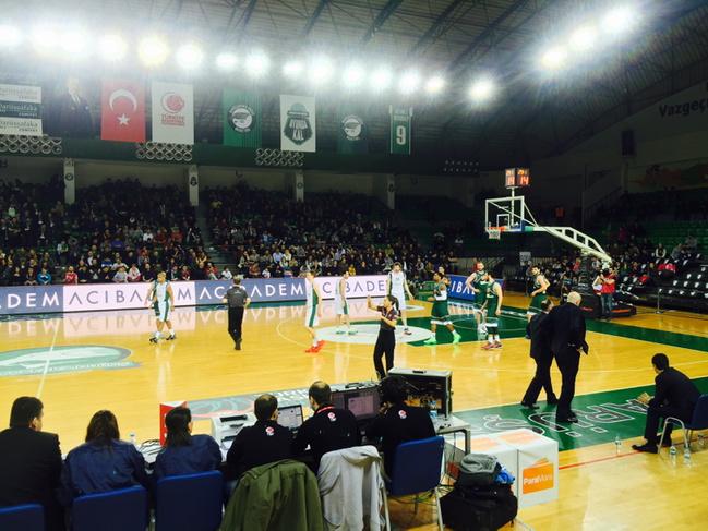 visitur's tweet photo. Darüşşafaka Doğuş-Banvit maçı http://t.co/v06t6Ka0td