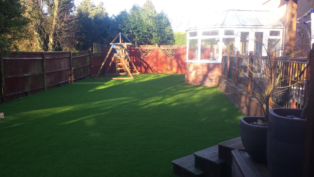 Artificial lawn finished today! Supplied by @BexleyGardenCen and ideal for kids! No mowing, no mud, no fuss!