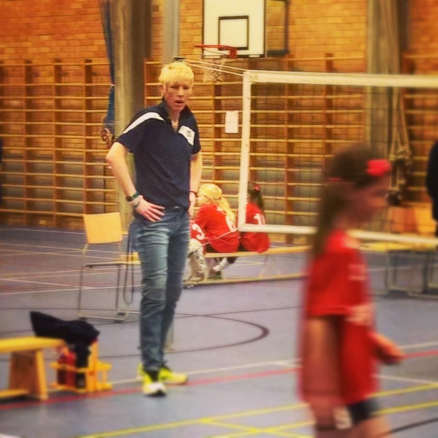 tiinavainio's tweet photo. Virginie De Carne @virrie in action today with our F-girls! #SalonViesti #lentopallo #volleyball http://t.co/ytBoVZdQUe