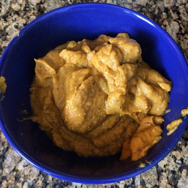 BreakingPrimal's tweet photo. Weird pile of poop in a bowl? No. Deliciously awesome roasted butternut squash dip. Have t… http://t.co/6sHuvlOBdP http://t.co/b6hPnm3Umb