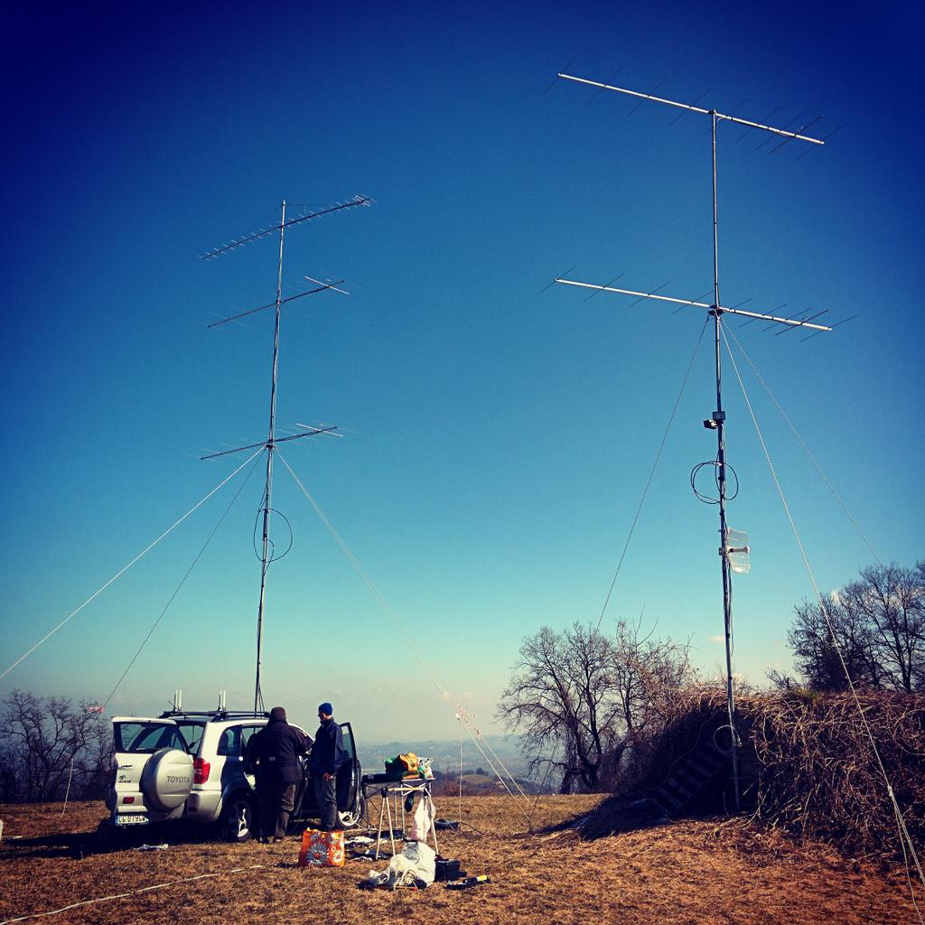 RikyUnreal's tweet photo. IQ4AX up and running on 144mhz
#contest #vhf

Cc @ARI_hq http://t.co/eCIkdKWfMT