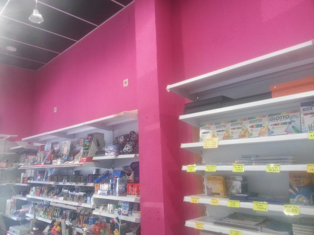 debrochagorda's tweet photo. Alegramos tienda con color rosa fruit ecológico.
Le damos potencia y profundidad al local. http://t.co/p4n3hWTxlf