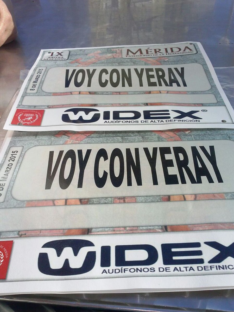 colaborayeray's tweet photo. detallazo de atletas pppulares media maraton de merida @jcperdi @Jjrico2 @rlozgon @DelicadoMoises @doblek2014 http://t.co/mEX1W80Bb2