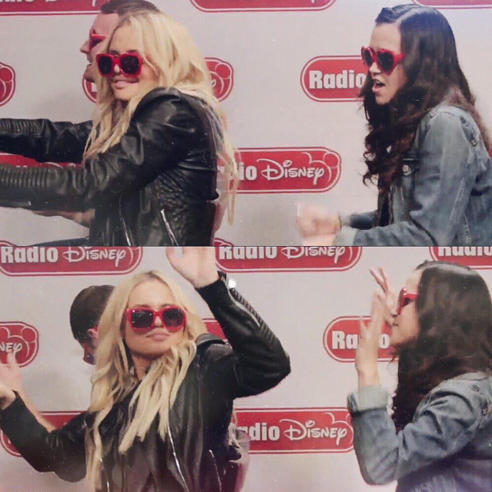 zjsvibes's tweet image. Download the @radiodisney app to watch @megannicole's lyric video for #FUN feat. @allisimpson &amp;amp; Austin! 😂💗