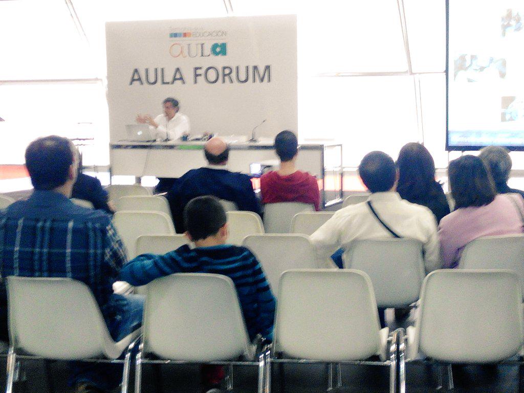 alcabot's tweet photo. Todo un éxito la conferencia de Julio Pastor sobre Robótica Educativa en la @UAHes en @FeriaAula
#alcabot
#Robótica http://t.co/ifYXuXKdpG