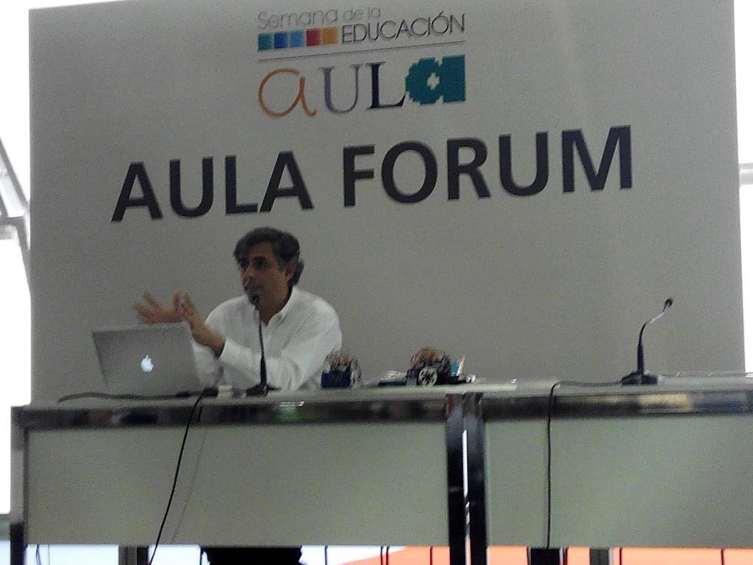 alcabot's tweet photo. Todo un éxito la conferencia de Julio Pastor sobre Robótica Educativa en la @UAHes en @FeriaAula
#alcabot
#Robótica http://t.co/ifYXuXKdpG
