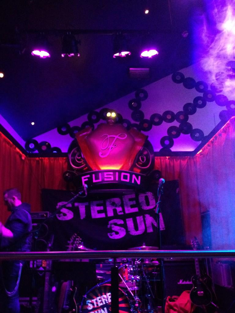 VoodooHez's tweet photo. Nearly showtime in Fusion!!!
#StereoSun #Ironman http://t.co/OcI5sKZQJd