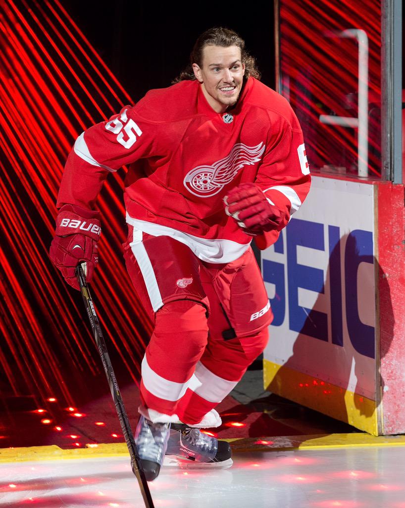 DetroitRedWings's tweet photo. Join us as we wish Danny DeKeyser a Happy 25th Birthday! #HappyBirthdayDK 🎉 http://t.co/8oL019Aj2v
