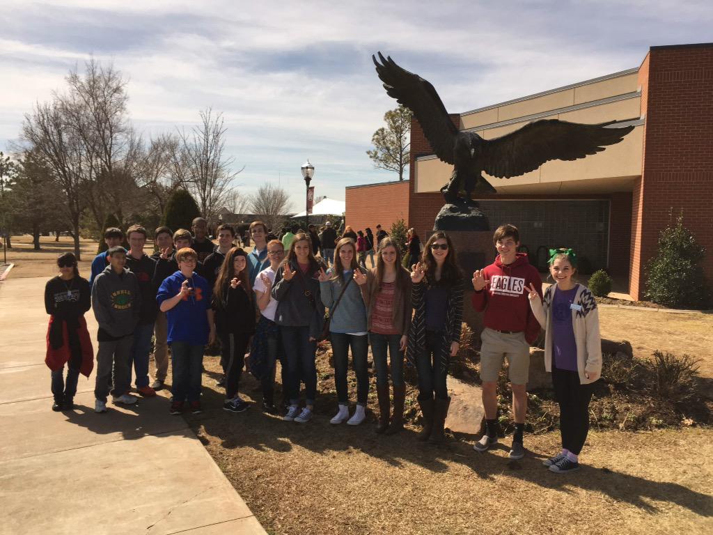 OC_admissions's tweet image. Talons up! #OCSpringVisit
