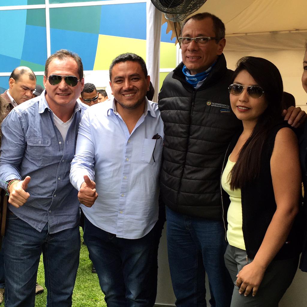 LuisMongeE's tweet photo. En Pintag compartiendo c/nuestro VicePdte. @JorgeGlas @CesarGJaramillo #NadiaV. #EnlaceCiudadano414 @35PAIS http://t.co/UQ3NbC05Bo