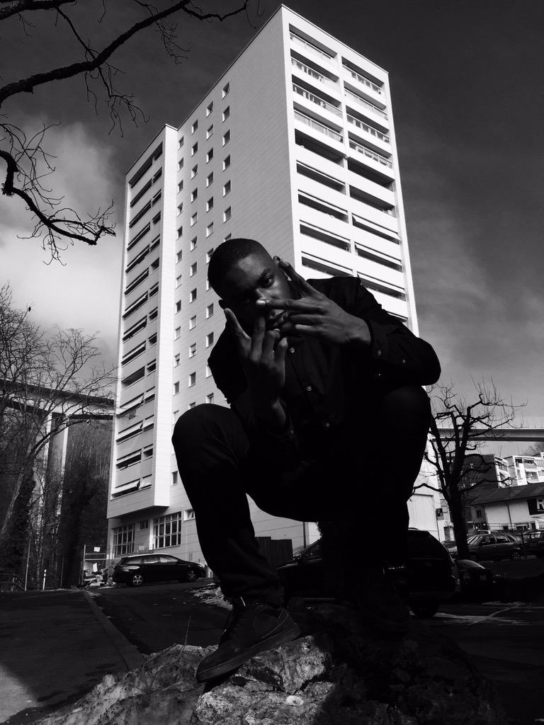 TylerDmk's tweet photo. Demain c'est en bas du Blockzer que sa se passe. #SmizzoIceParty #SmizzoMaking 14h30 dans le Queckzer. #DmkCrew http://t.co/brRKbd6loM