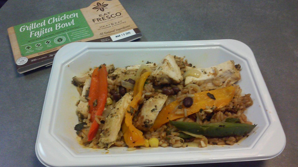 Lunchtime <a href="/WazINit/">WazINit</a>! <a href="/EatFrescoFoods/">Eat Fresco</a> Chicken Fajita Bowl is delicious, fresh and #local! Nom nom! #Tampa #StPete