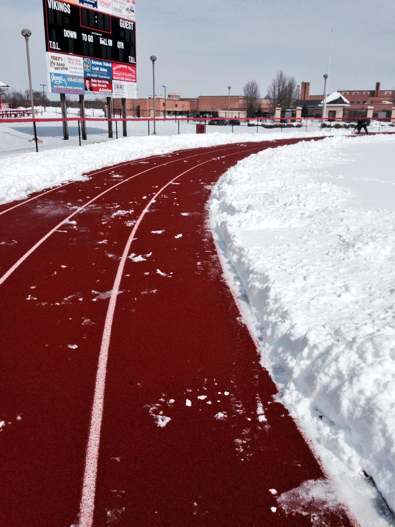ediestelow's tweet image. Four hours and three broken shovels later...the track is clear #SpringTrack?
