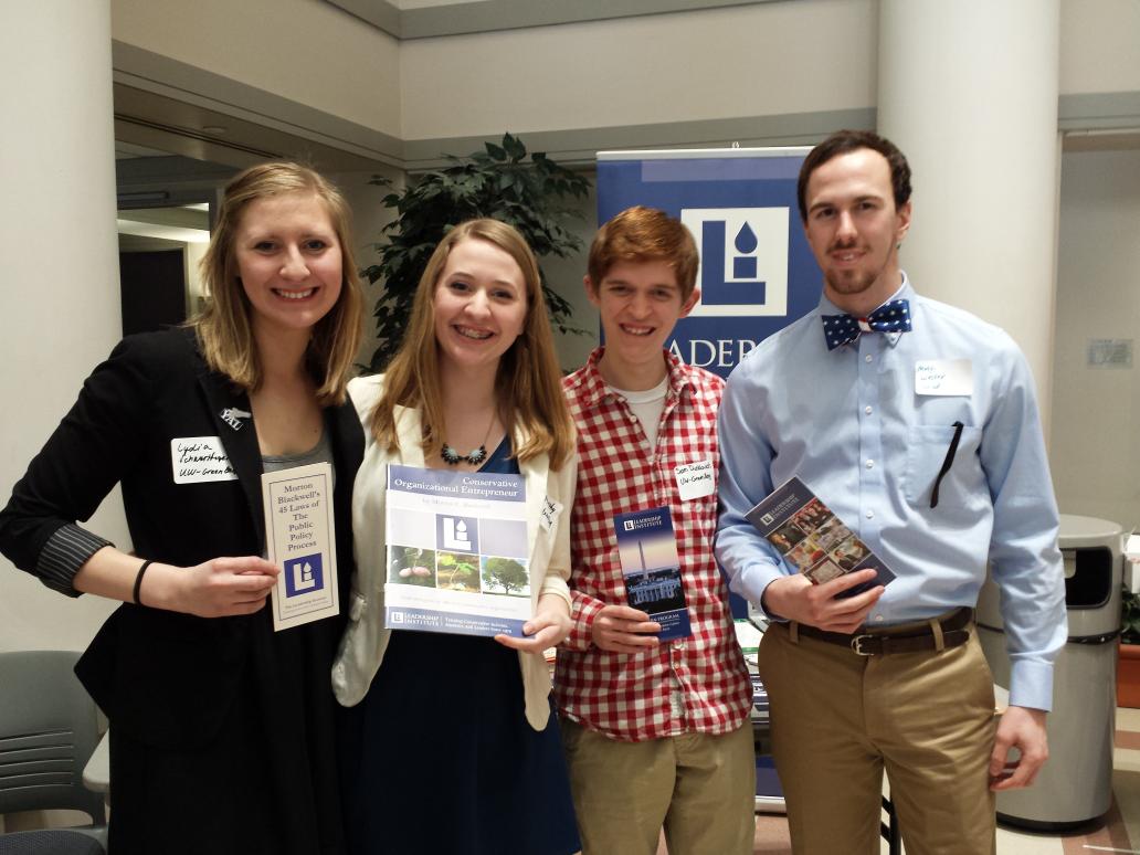 ItsMe_CHD's tweet photo. The Leadership Institute is tabling at the Iowa YAL state convention! #TurnUpMidwest #LIOnCampus http://t.co/iNgtpg3kn1