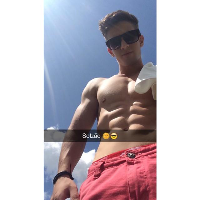 snapchatboys's tweet photo. Snapchat: e_dantas http://t.co/1tjxQGC9VR