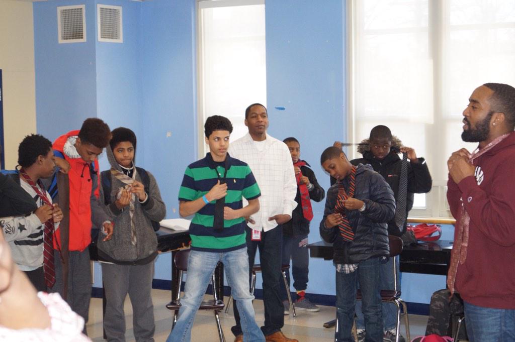 TheBostonAlphas's tweet image. Bro @A_Dree_Uhn teaching us how to tie our ties and be dressed well for special occasions! #Alpha #AlphaPhiAlpha