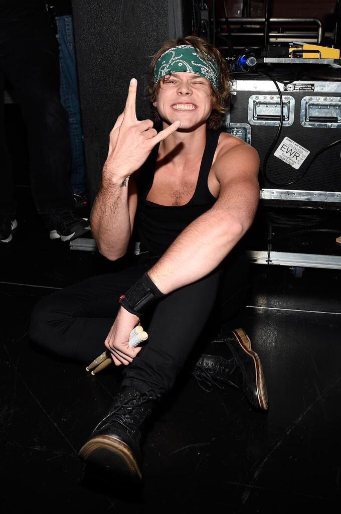 5SOS_Daily's tweet photo. #vote5sos #kca http://t.co/LZT7cY3Eyg