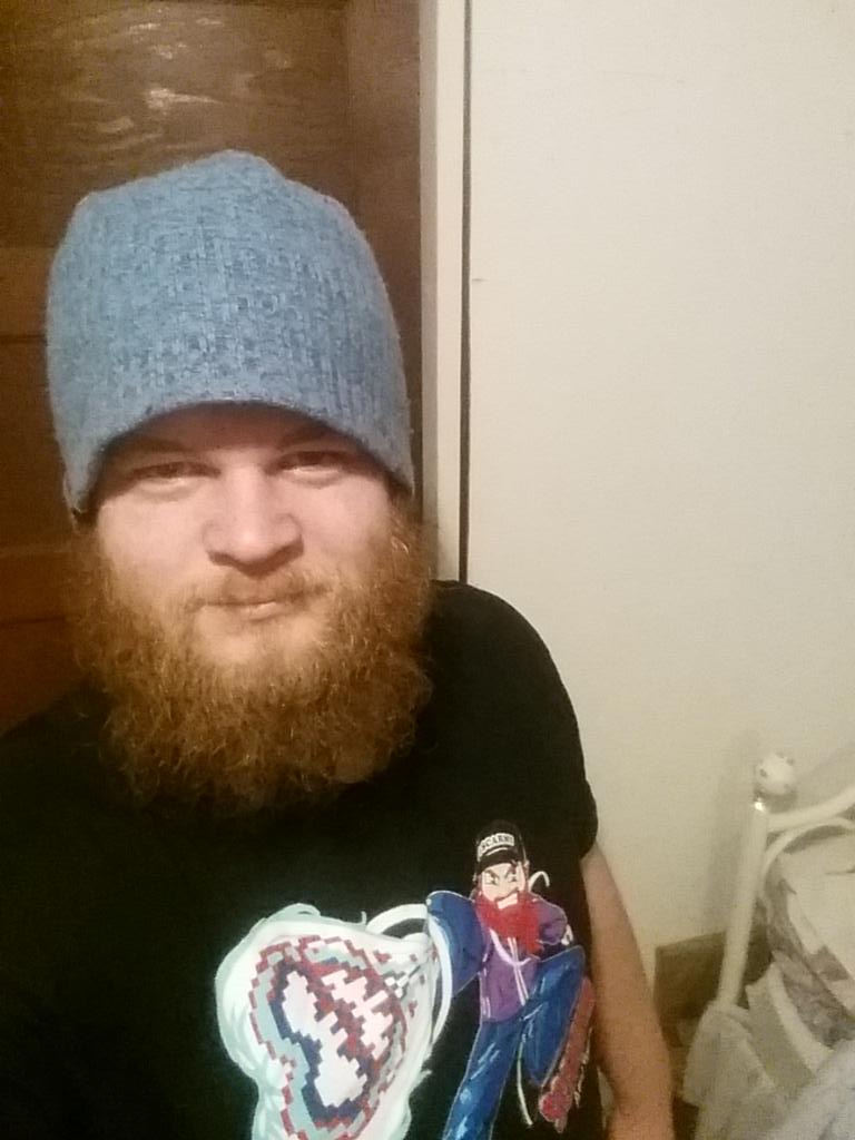ZSpringovic's tweet photo. Repping one of my favorite streamers @scarfino now all I need is a kc hat http://t.co/9q4wWj2eTB