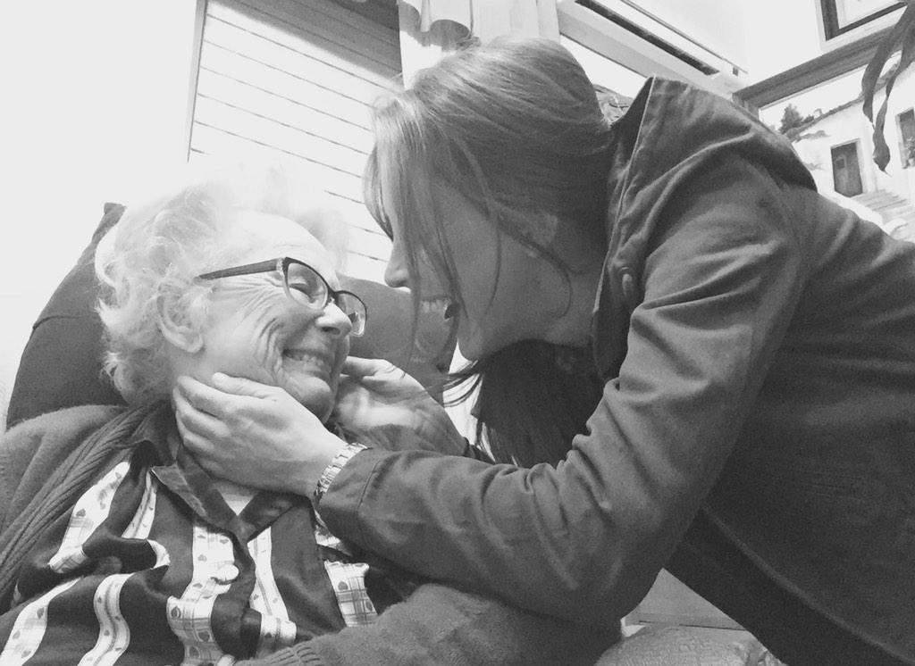 mlaramarquez's tweet photo. @sellama_copla Si pudiera regalarte años...te daría la eternidad...Justo el tiempo que te necesito a mi lado! http://t.co/ujJ3L6Mxqv