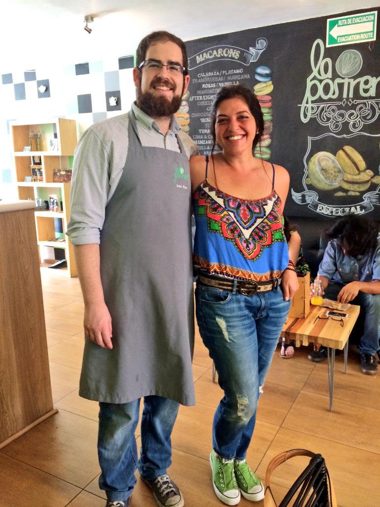 jmariabenitez's tweet photo. Como me gusta esta familia q hoy se q tmbn es mia @LaPostreriaGDL @EscaleraCiscare #Javier, Sommelier, Jefe de Sala🌸 http://t.co/hm5LssPYE0