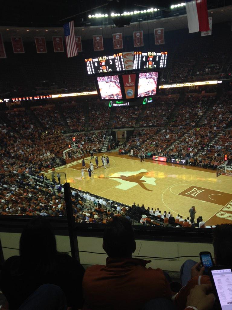 1wheelwonder's tweet photo. LETS GO UT!!!! #Longhorns #hookem http://t.co/CXA3TmvRmD