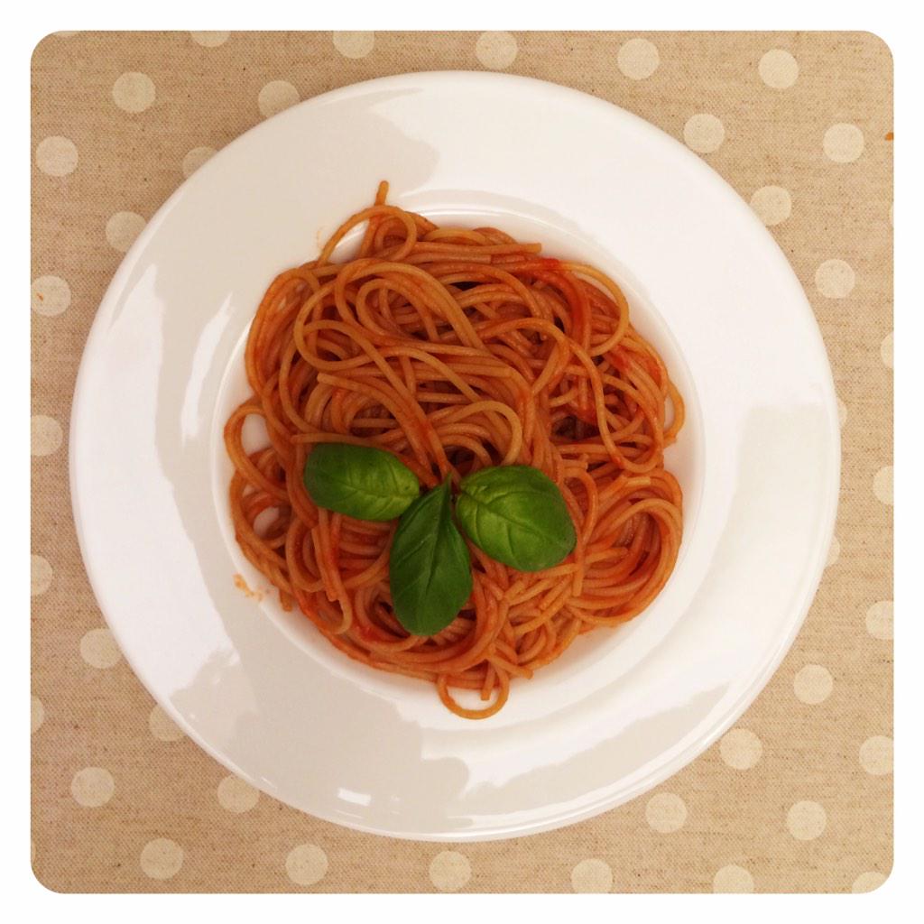 Paoloriva84's tweet photo. Il mio primo passo verso #MasterChefIt #food #spaghetti #italianfood http://t.co/kPjFpJTmzi