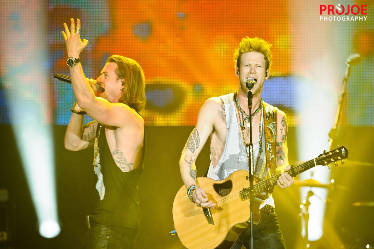 projoephotog's tweet photo. #FloridaGeorgiaLine brought the energy #C2Cfestival #theo2 arena stage #BBCRadio2Country #TylerHubbard #BrianKelley http://t.co/7G1YH7xfDJ