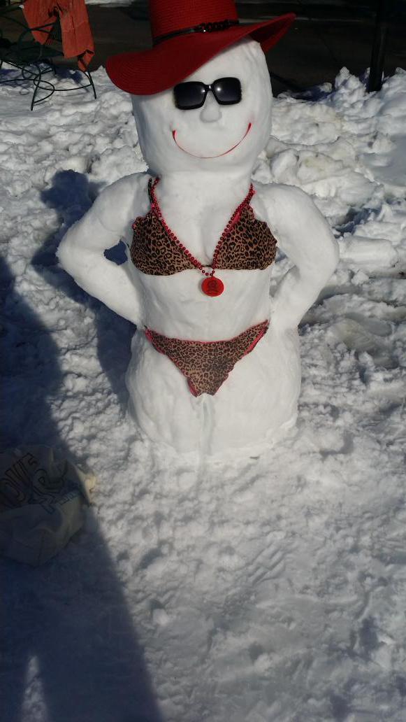 shealeigh20's tweet photo. Sunbathing in 50 degree weather. http://t.co/OCRmV7LBV2
