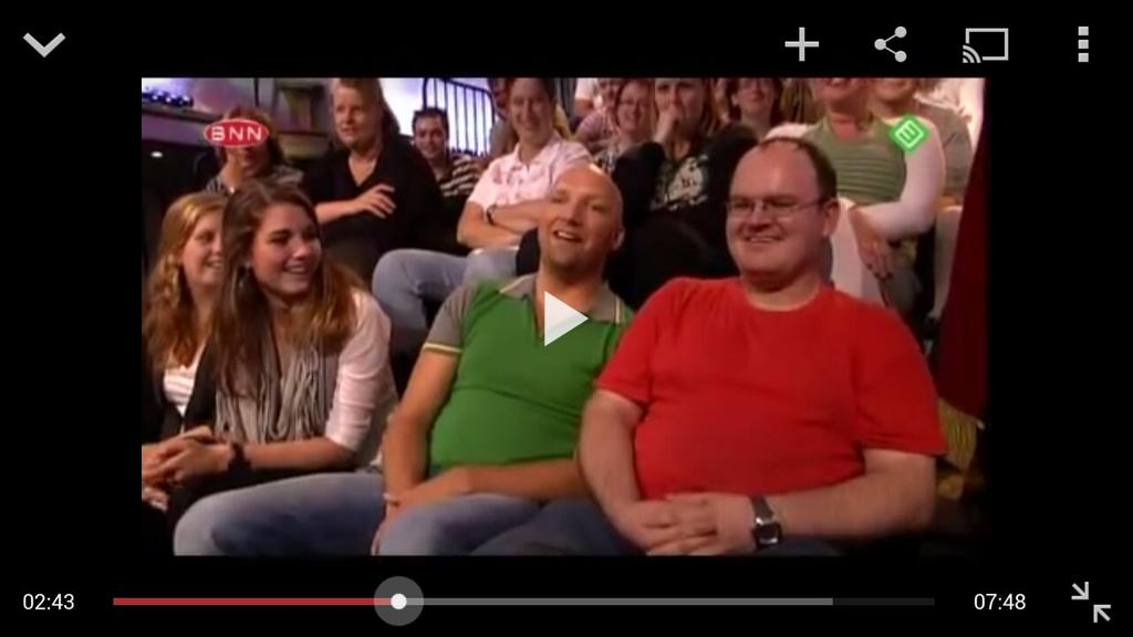 maureen_kramer's tweet photo. @rubenvdmeer wij kwamen en oude bekende tegen vanavond bij de #gif. Het heden en van de Lama's. Grote fan denk. http://t.co/Piey7MGr3G