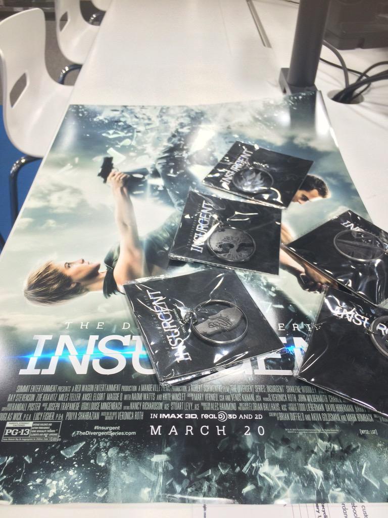 Hollywiz's tweet photo. Head over to ur local participating Best Buy for the DIVERGENT VR Samsung experience &amp; get some cool @Divergent swag! http://t.co/7RlIAHw4a0